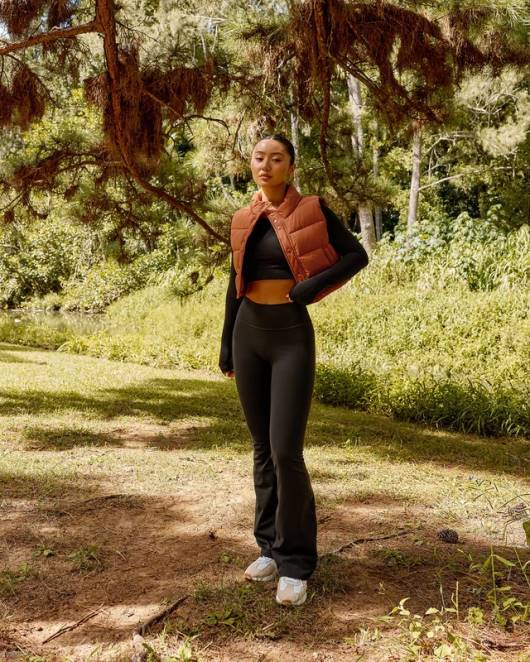 Z8RH465 LSKD Frauen Kurz geschnittene Lagenweste – haselnussbraun Bekleidung