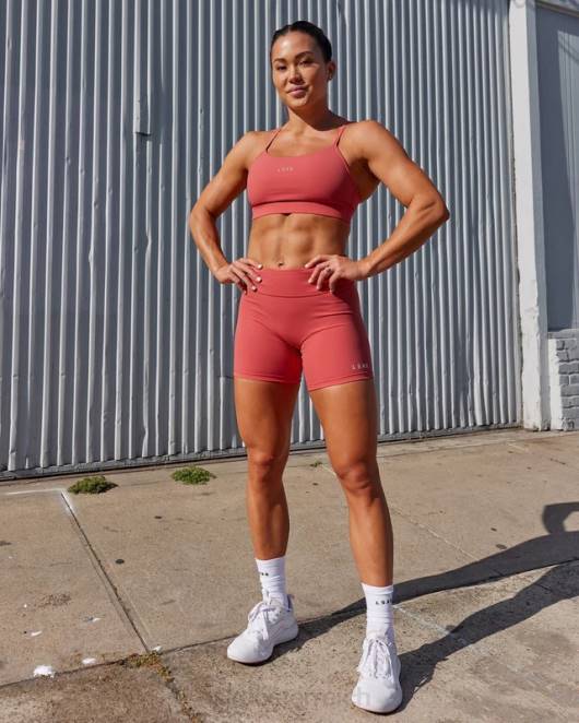 Z8RH528 LSKD Frauen RXD mittellange Shorts – Mineralrot Bekleidung