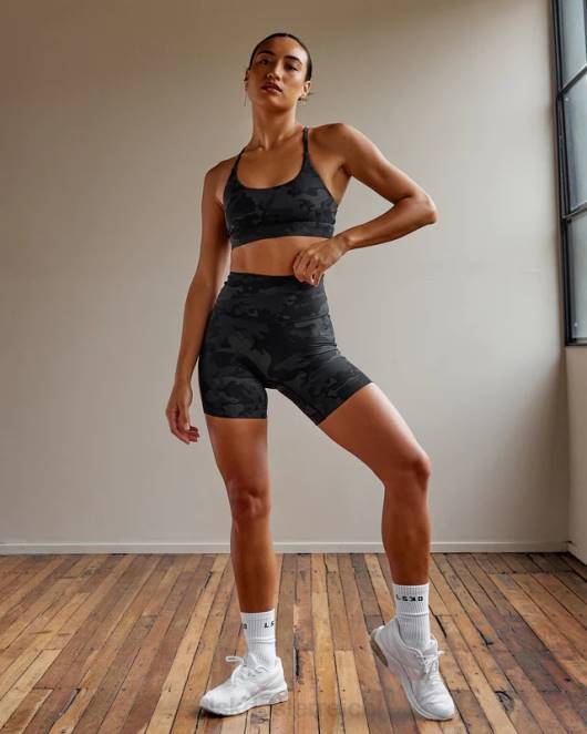 Z8RH548 LSKD Frauen Elixir mittellange Shorts – schwarzes Tarnmuster Bekleidung