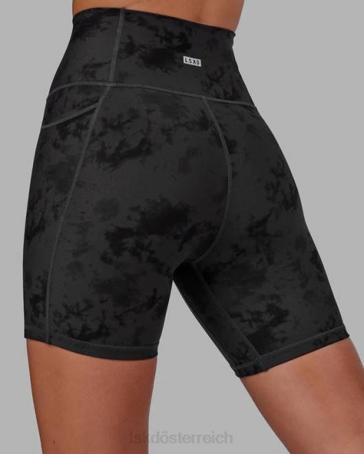 Z8RH580 LSKD Frauen Mittellange Fusion-Shorts – schwarzes Batikmuster Bekleidung