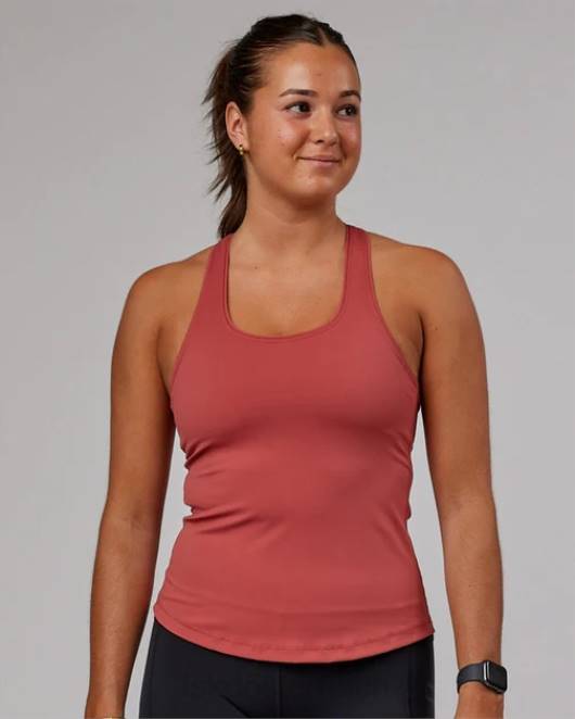 Z8RH213 LSKD Frauen Lift-Hebe-Performance-Tanktop – Marsala Bekleidung