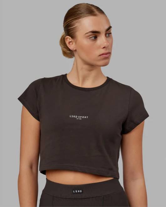 Z8RH223 LSKD Frauen Frontrunner-Baby-T-Shirt – dunkles Walnussholz Bekleidung