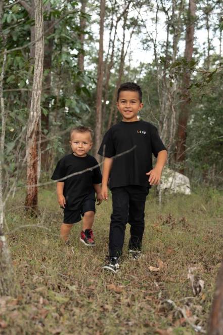 Z8RH1151 LSKD Kinder T-Shirt verstärken – schwarz Bekleidung