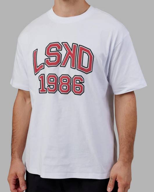 Z8RH330 LSKD unisex Alumni-Schwergewichts-T-Shirt in Übergröße – weiß-rot Bekleidung